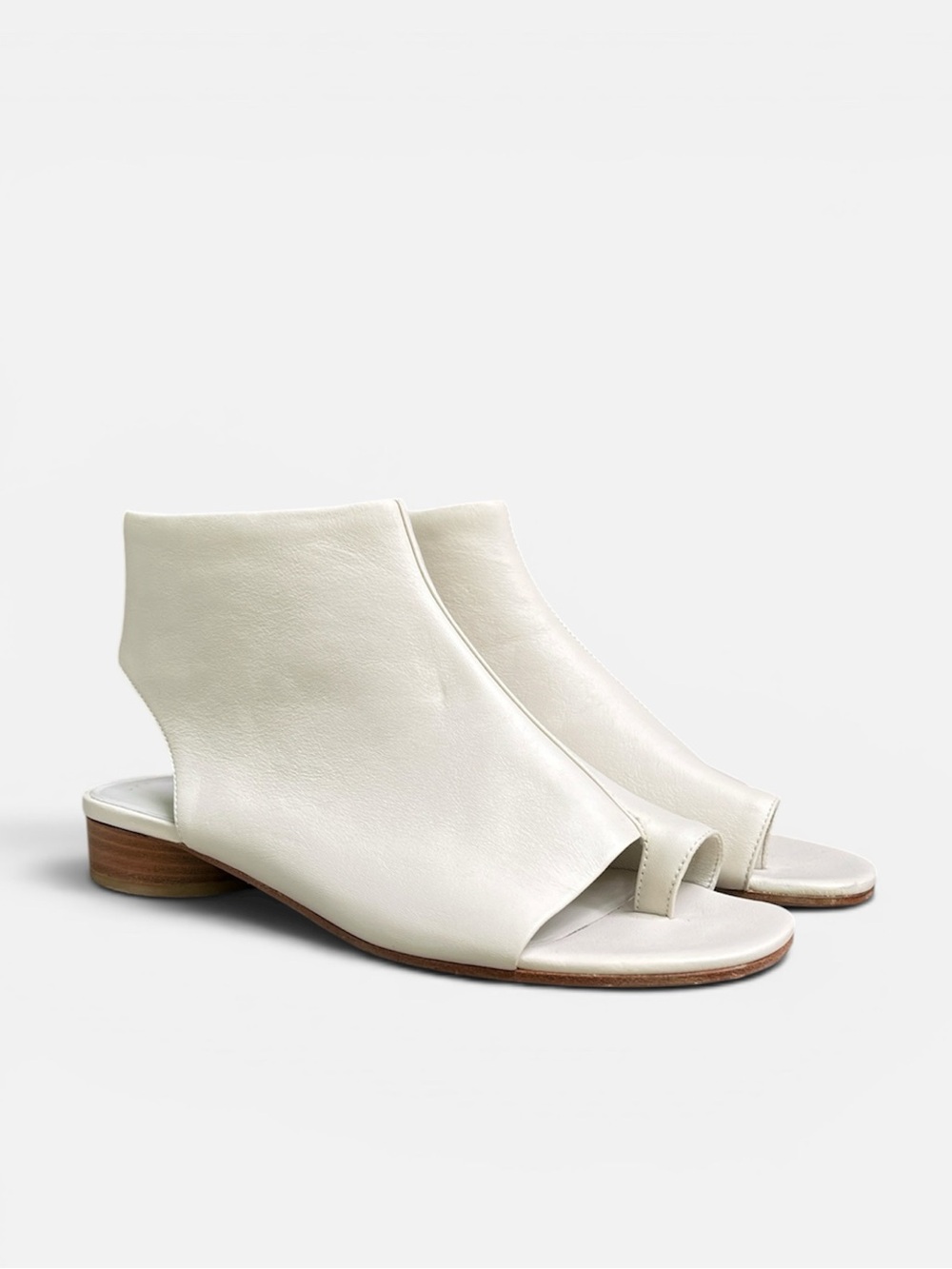 Vince Maro San Remo Lux Leather Sandal in Off-White Size 8 LIKE NEW